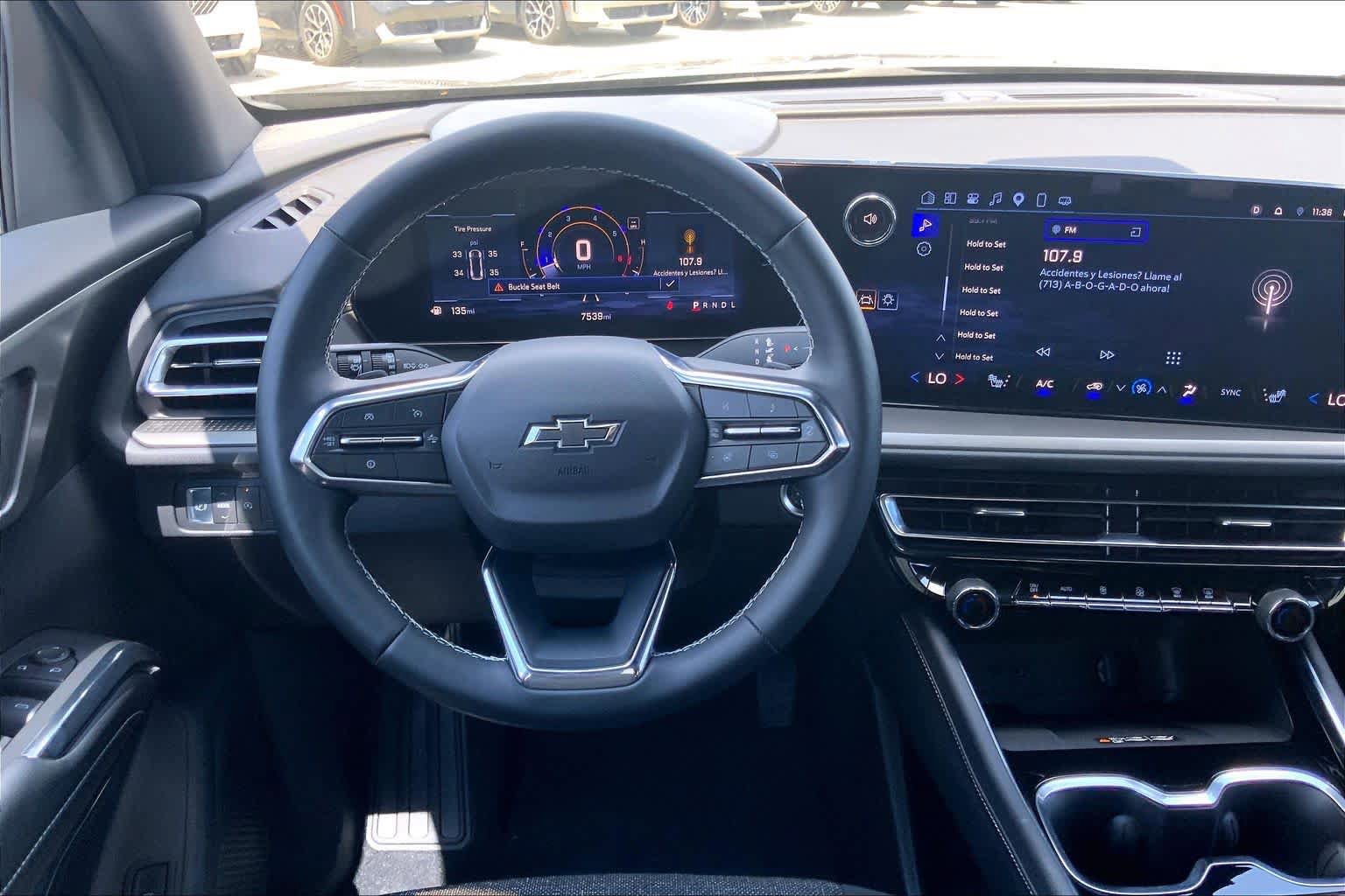 Used 2025 Chevrolet Traverse LT w/ Midnight/Sport Edition FWD image 5