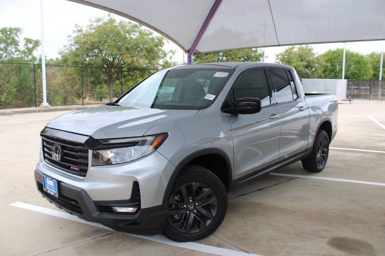 Used 2023 Honda Ridgeline Sport image 1