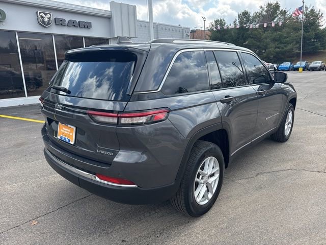 Used 2023 Jeep Grand Cherokee Laredo X image 3