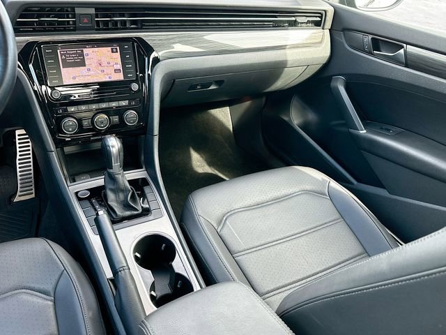 Used 2021 Volkswagen Passat 2.0T R-Line image 24