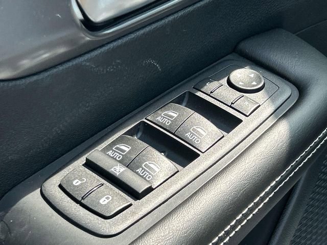 New 2026 Chrysler Voyager LX FWD image 21