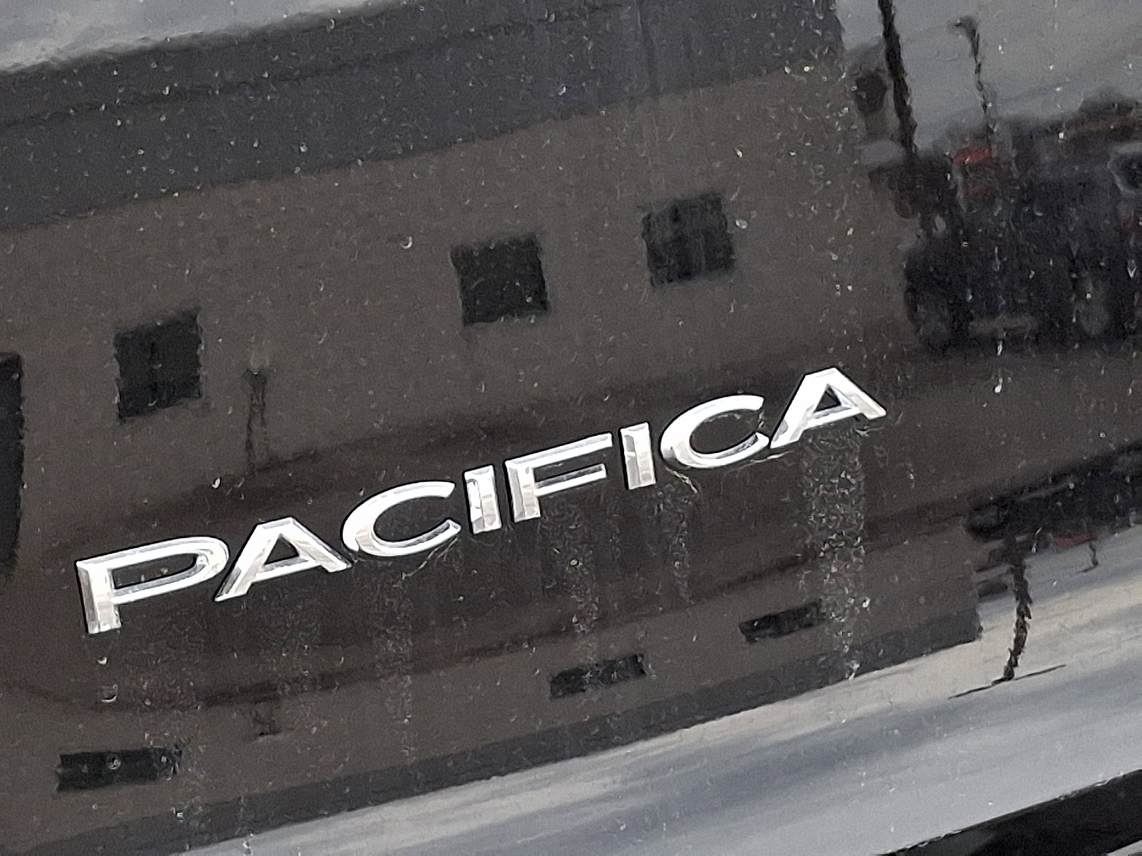 Certified 2025 Chrysler Pacifica Select image 33