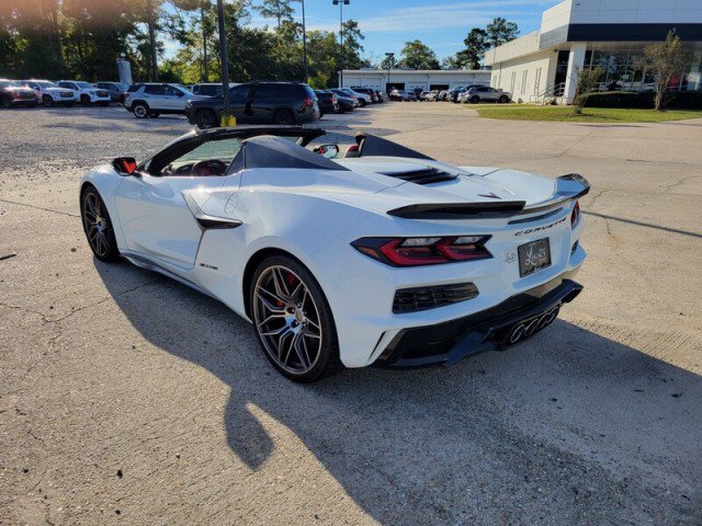 Used 2024 Chevrolet Corvette Z06 RWD image 10