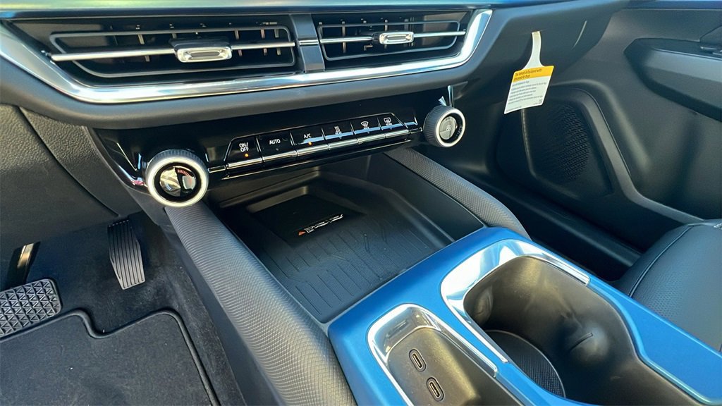 New 2026 Chevrolet Equinox EV LT image 24