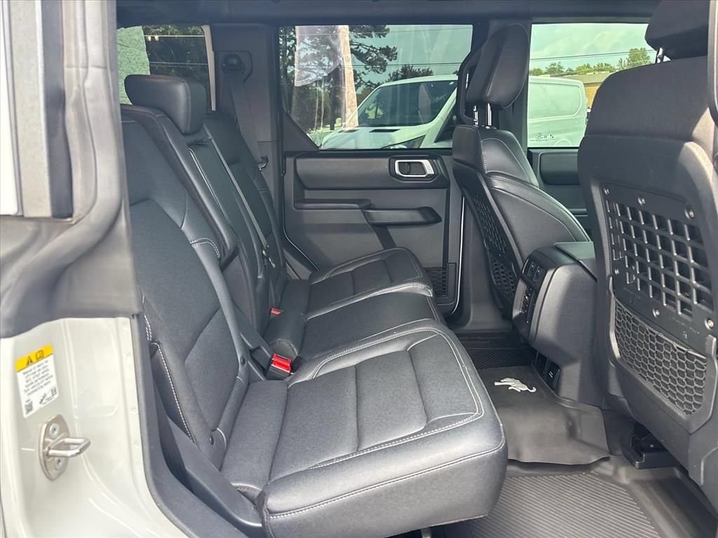 Used 2026 Ford Bronco Badlands AWD/4WD image 11