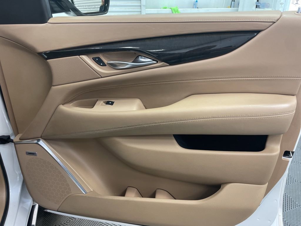 Used 2019 Cadillac Escalade ESV Platinum image 36