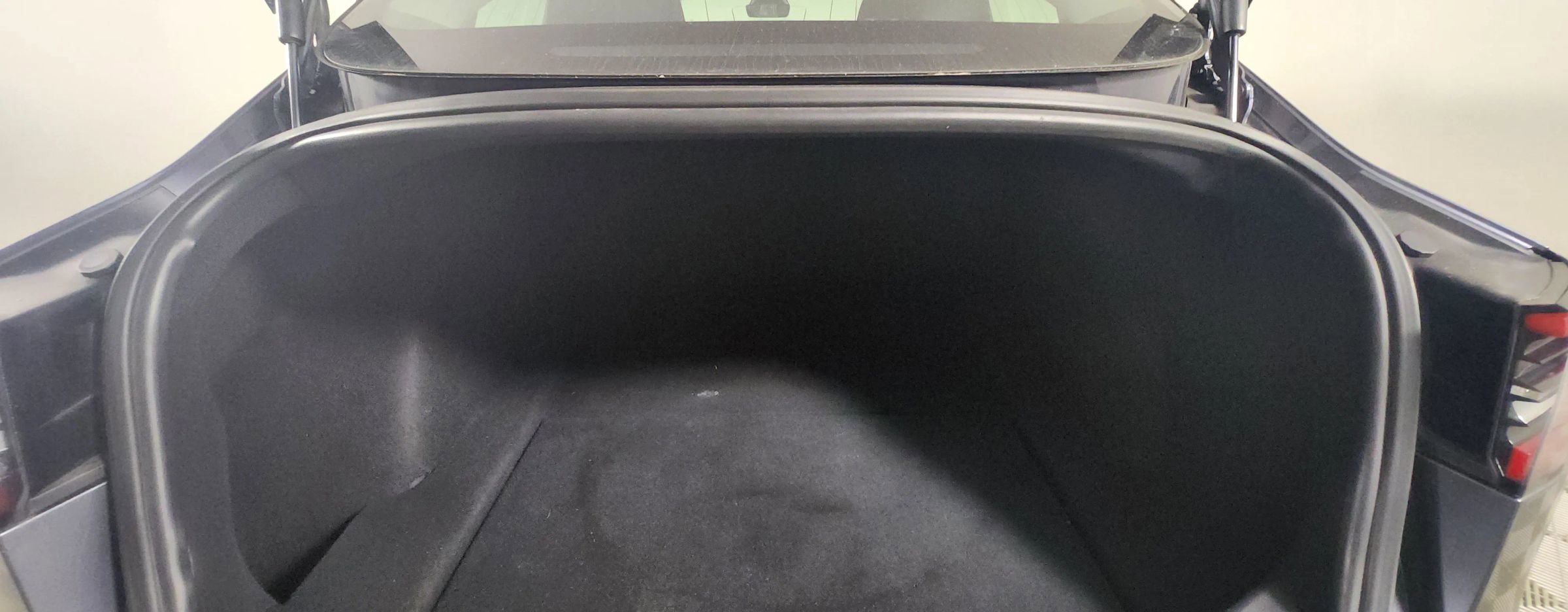 Used 2019 Tesla Model 3 Standard Range image 15