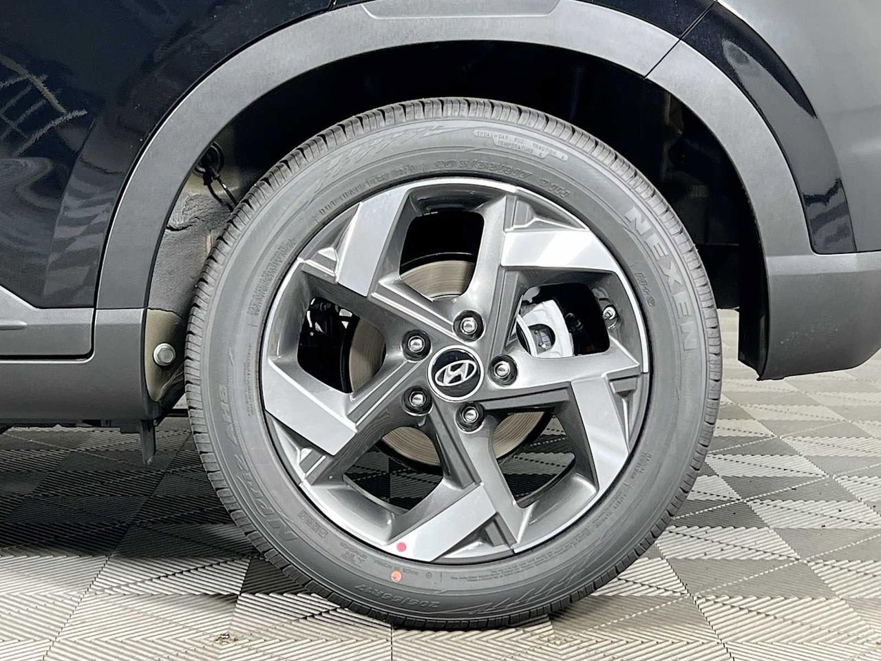 New 2025 Hyundai Venue SEL image 19