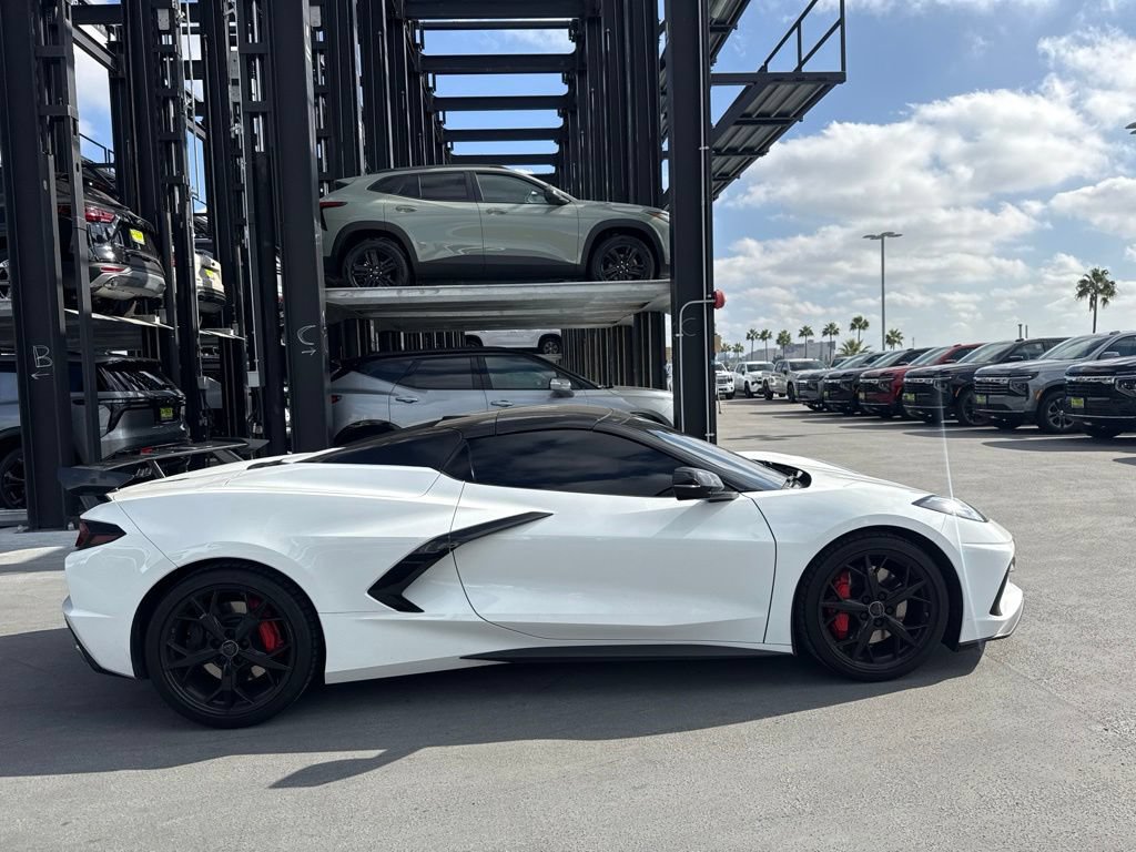 Used 2022 Chevrolet Corvette Stingray Preferred Conv w/ Z51 Performance Package RWD image 4