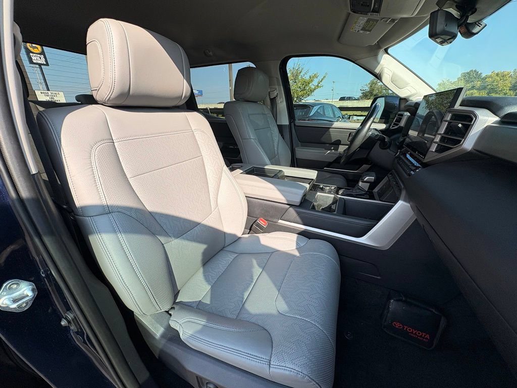 Used 2024 Toyota Tundra Limited AWD/4WD image 29