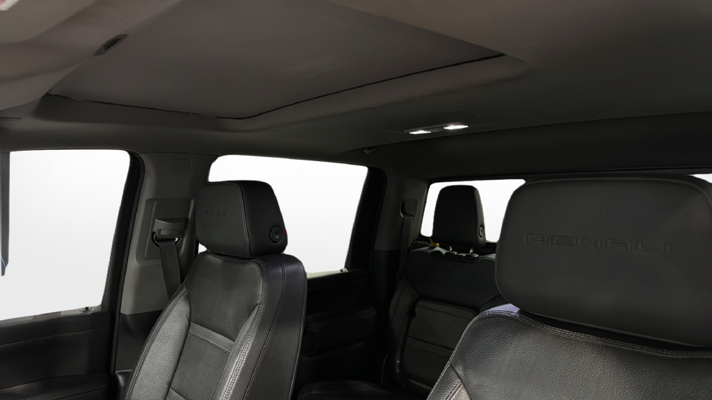 Used 2023 GMC Sierra 3500 Denali w/ Denali Black Diamond Edition AWD/4WD image 39