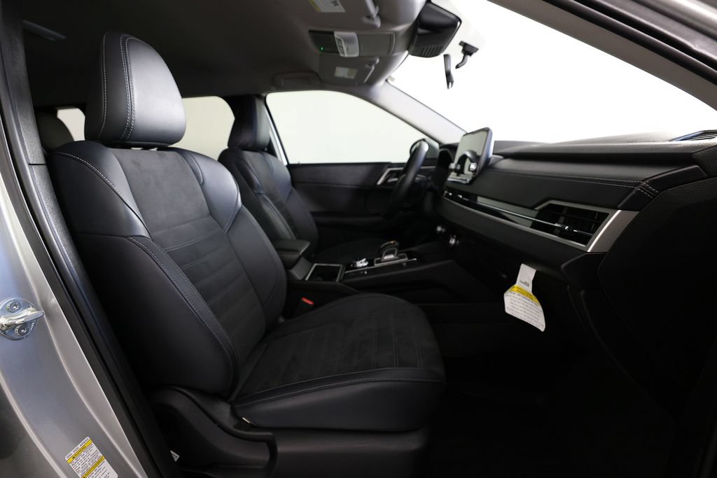Used 2025 Mitsubishi Outlander SE AWD/4WD image 9