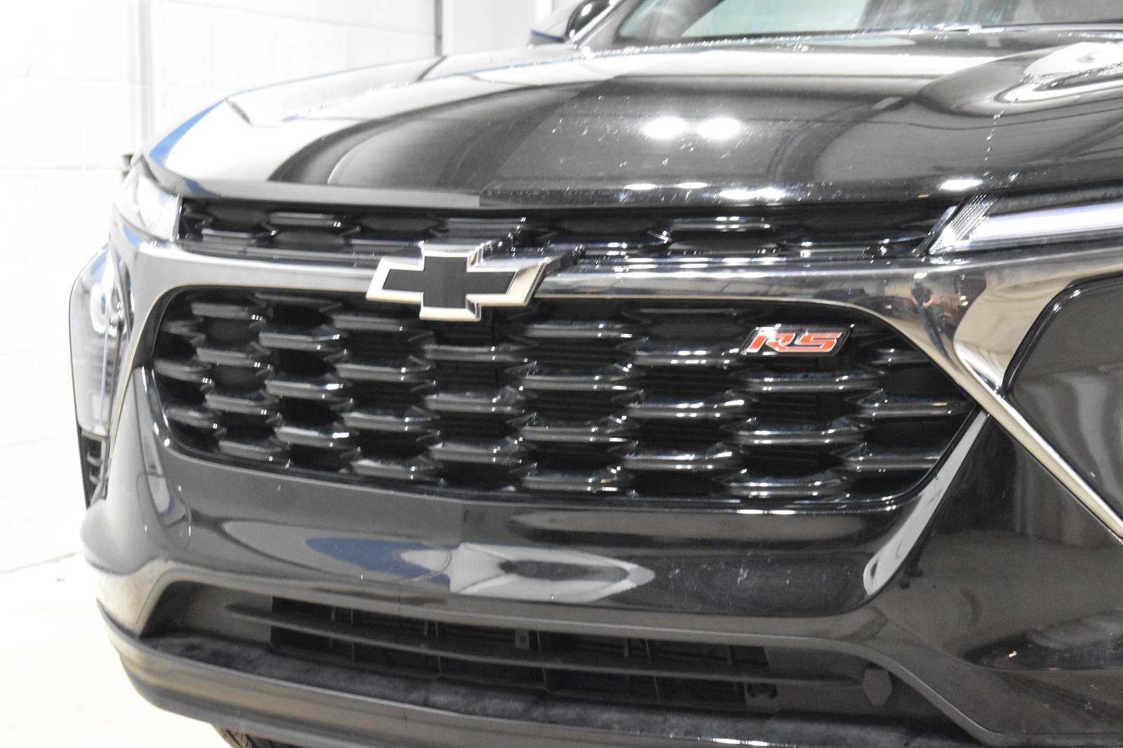 Used 2025 Chevrolet Trax RS image 30