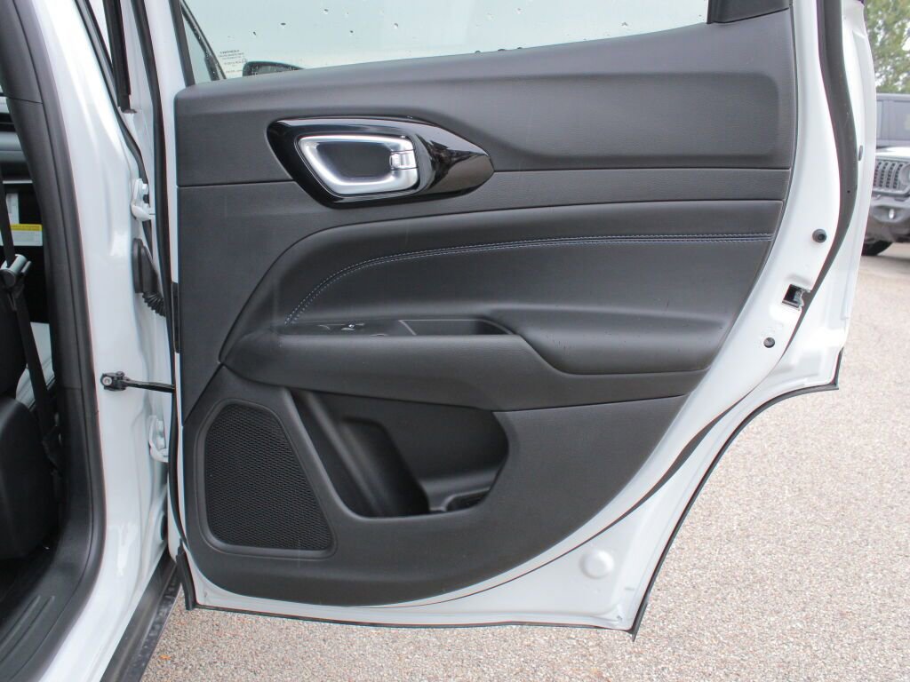 New 2026 Jeep Compass Limited image 12