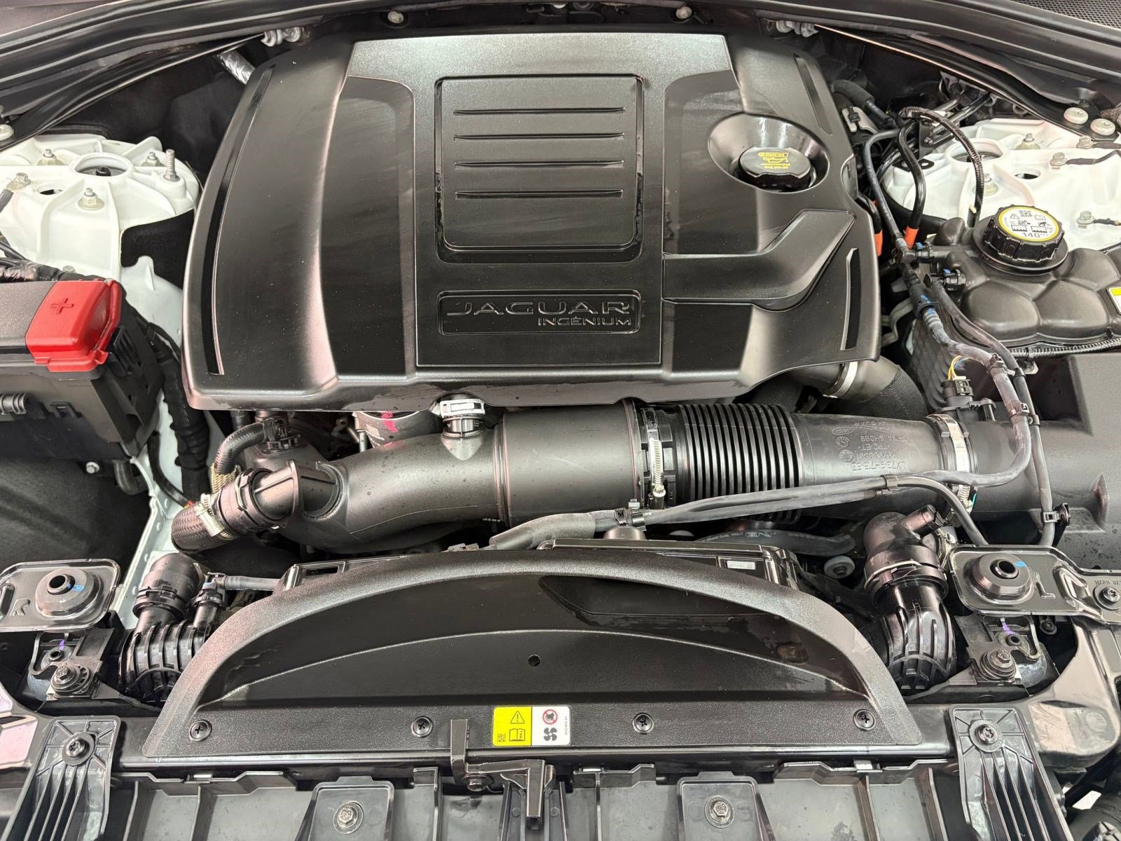 Used 2024 Jaguar F-PACE R-Dynamic S image 30