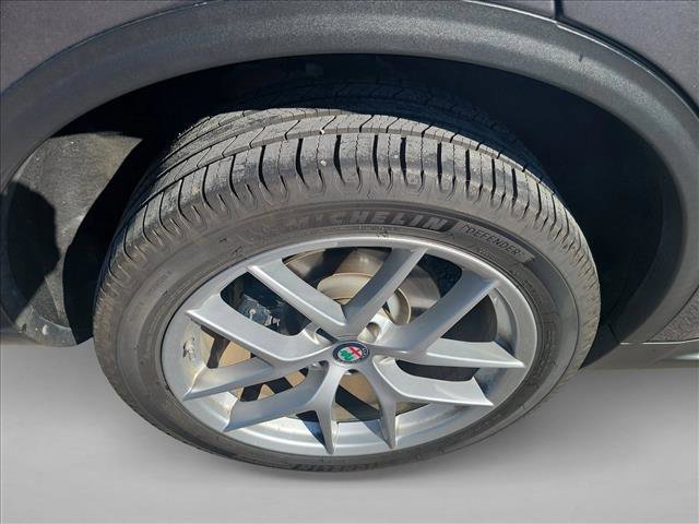 Used 2018 Alfa Romeo Stelvio AWD image 11