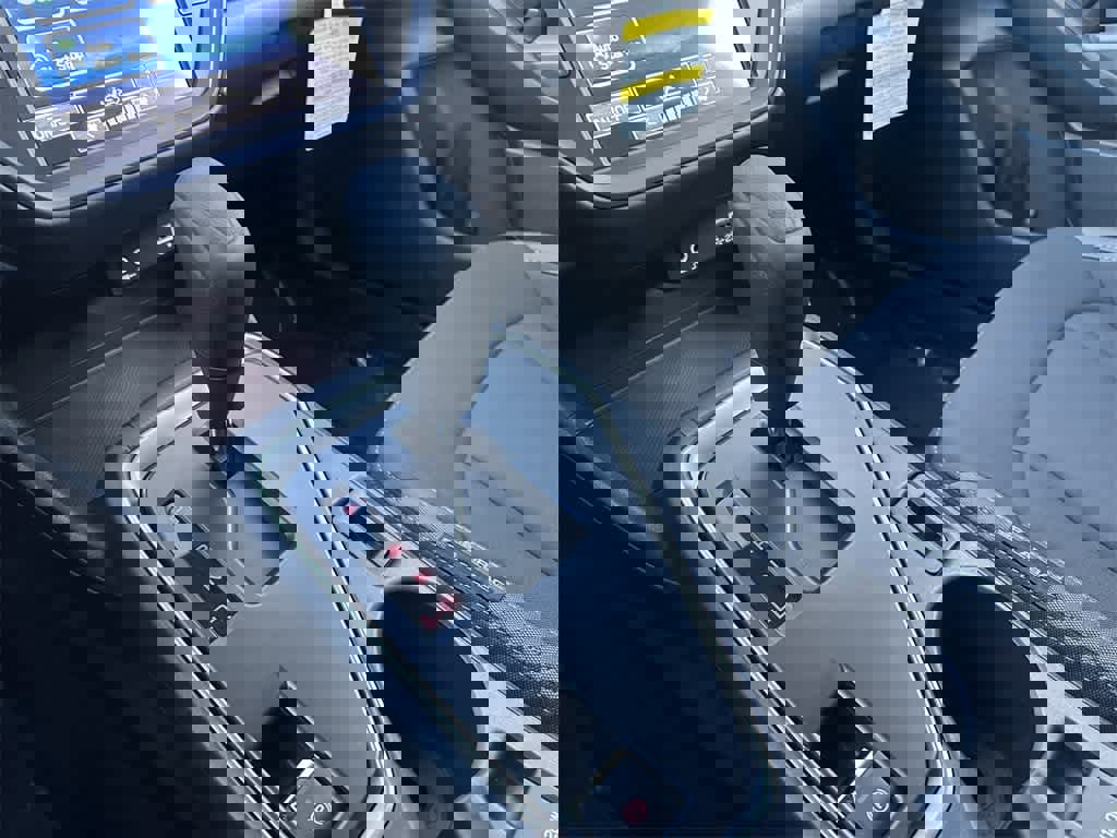 Certified 2025 Subaru Impreza 2.0i image 17