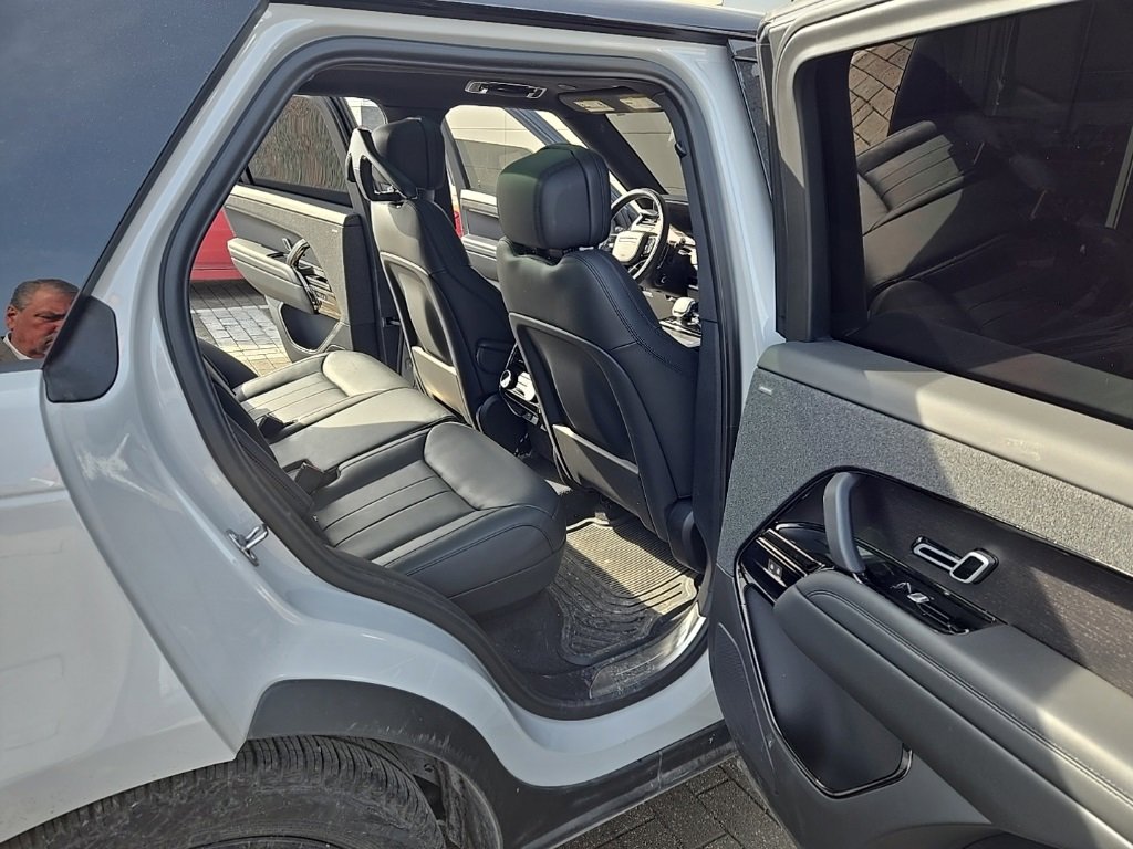 Used 2025 Land Rover Range Rover Sport Dynamic SE image 19