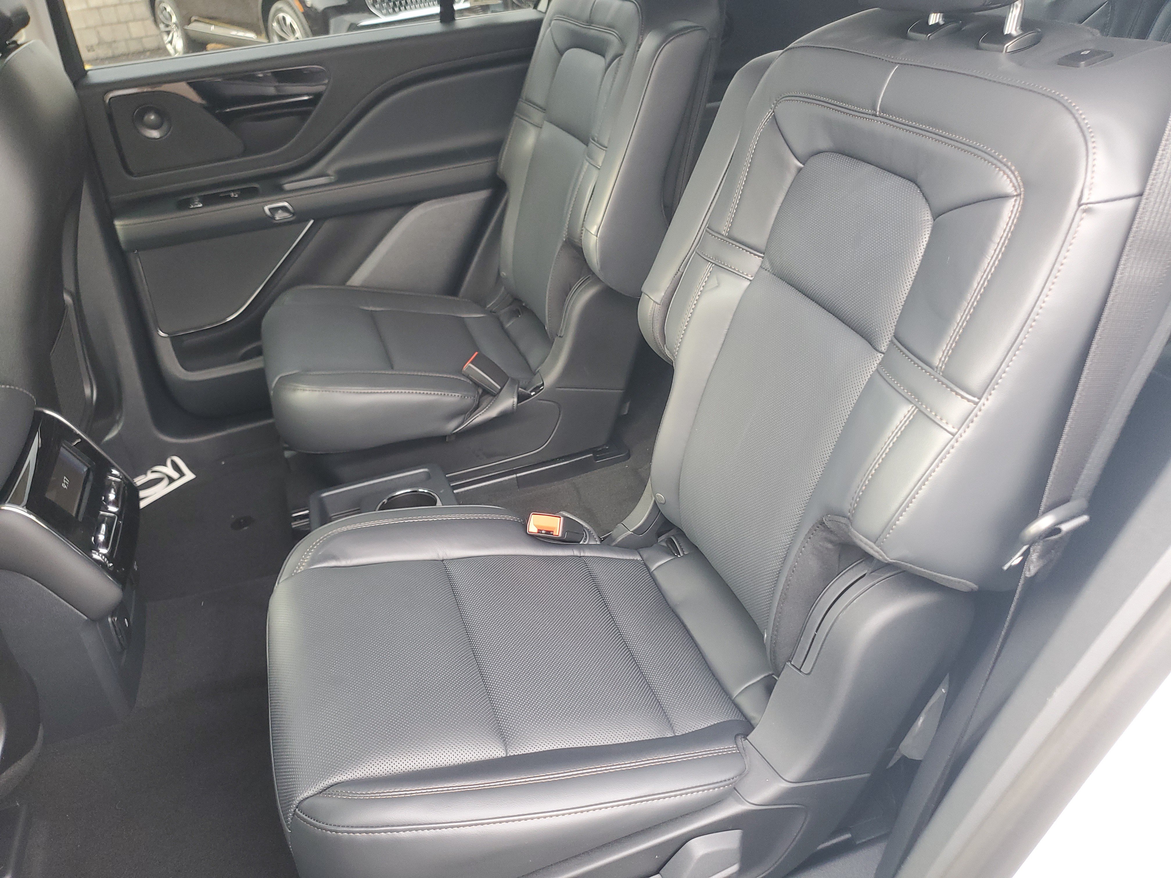 New 2027 Lincoln Aviator Reserve w/ Jet Appearance Package AWD/4WD image 27