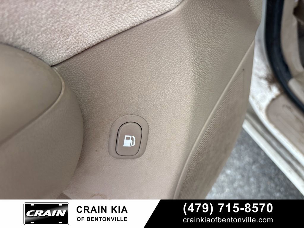 Used 2008 Kia Sedona LX image 13