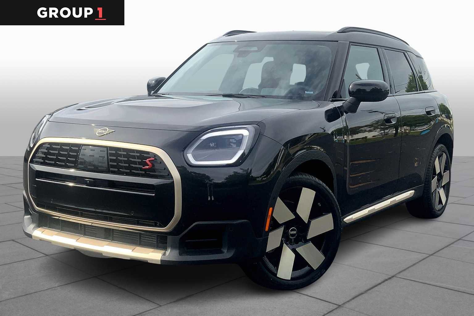 Used 2025 MINI Cooper Countryman S image 1
