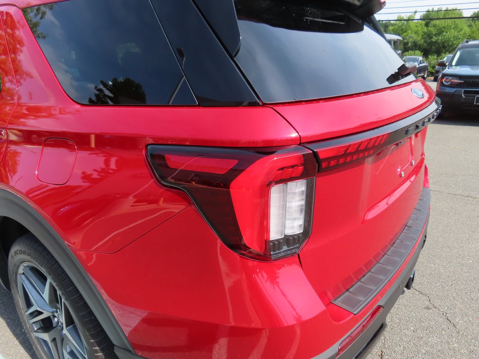 Used 2025 Ford Explorer ST-Line w/ Premium Package AWD/4WD image 11