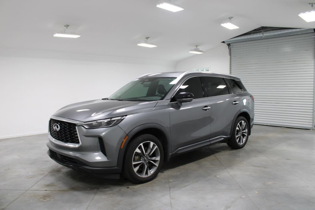 Used 2023 INFINITI QX60 Luxe w/ Vision Package FWD image 4