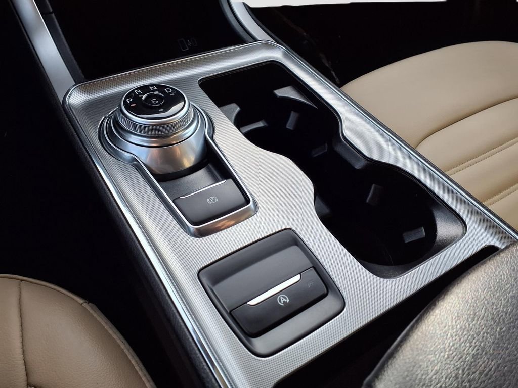 Used 2022 Ford Edge SEL w/ Convenience Package image 18