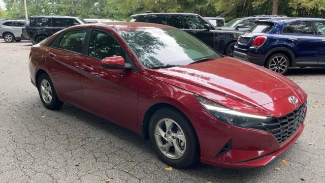 Used 2023 Hyundai Elantra SE FWD image 2