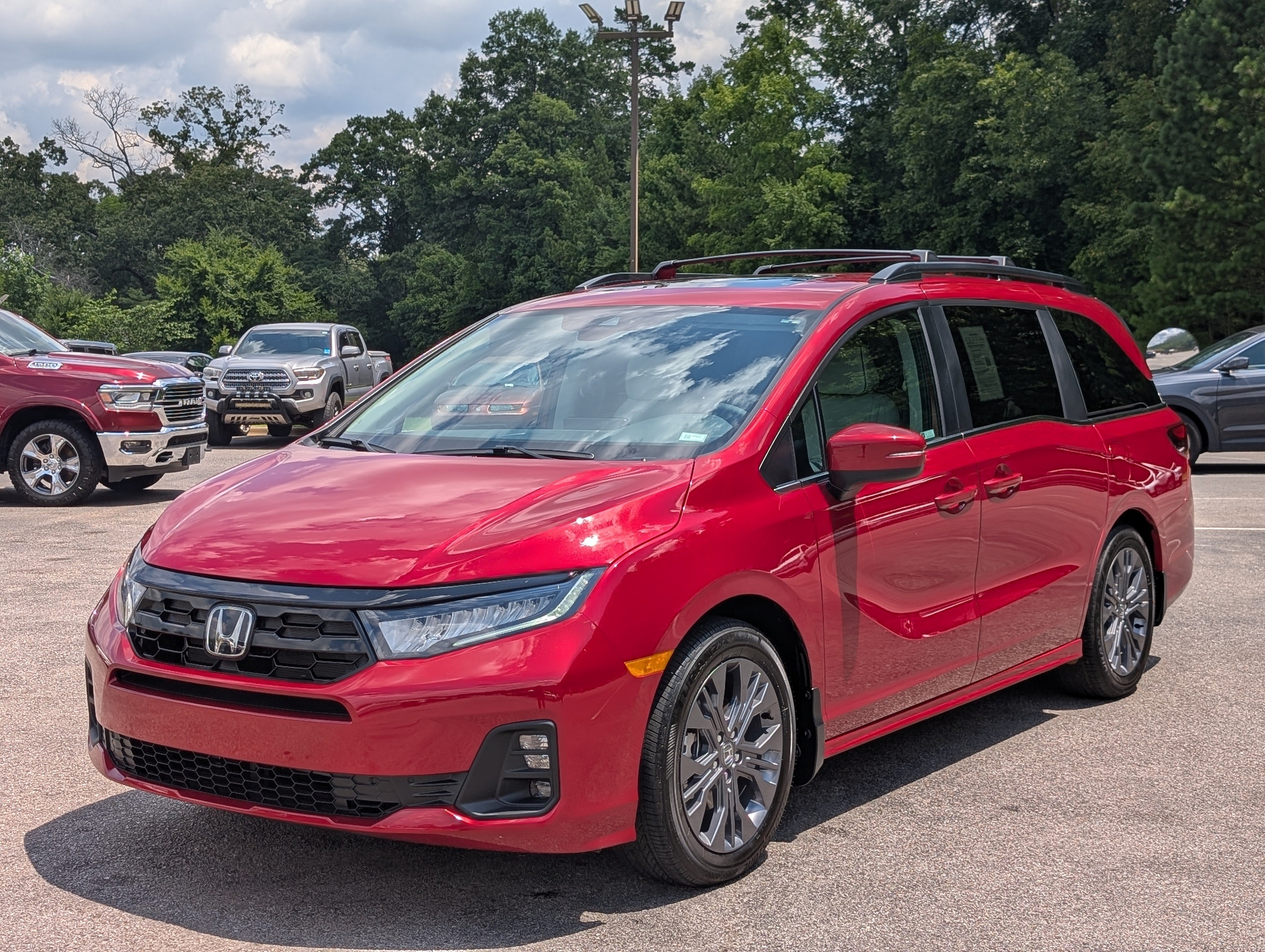 Used 2026 Honda Odyssey Touring image 5