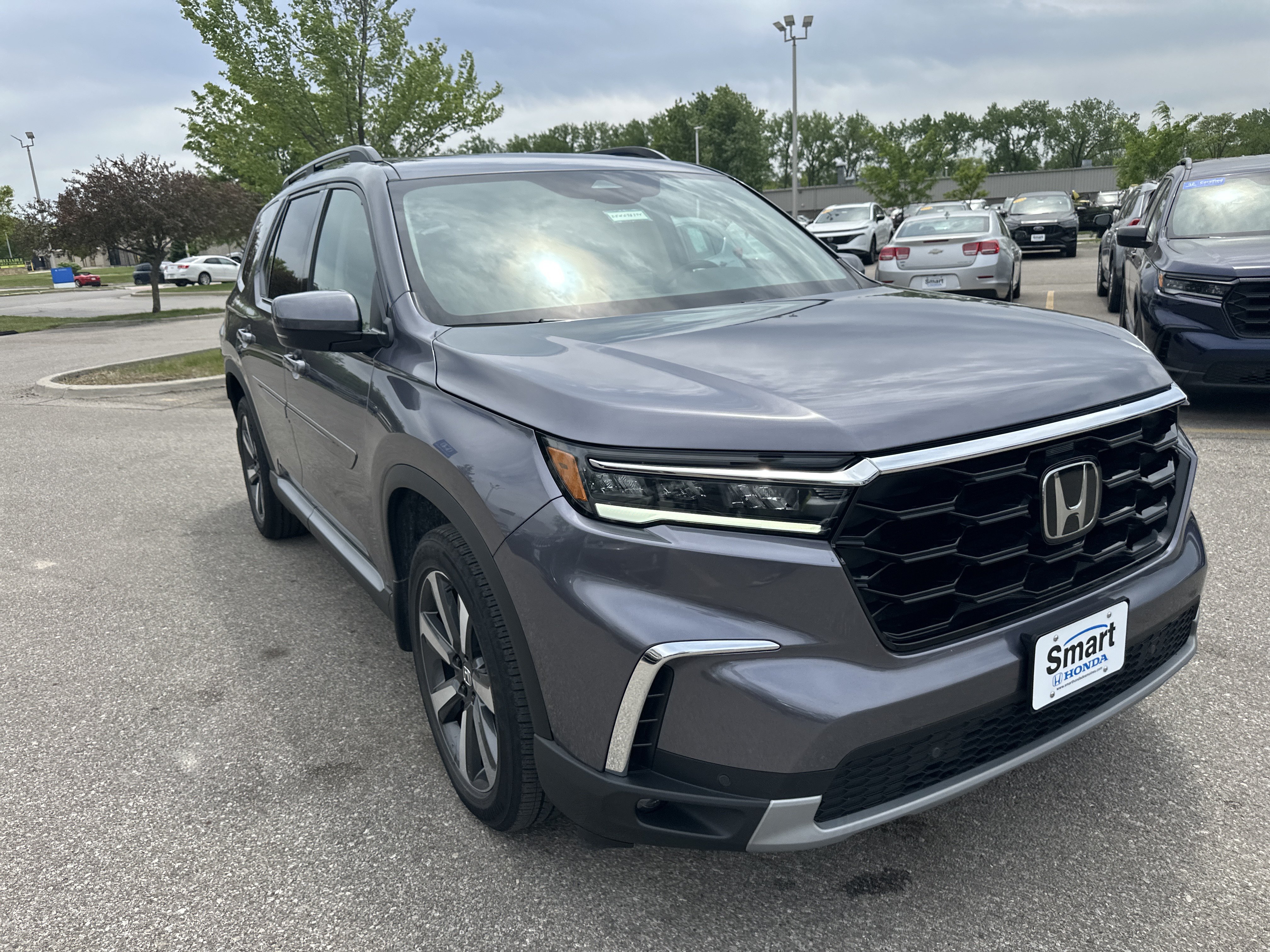Used 2023 Honda Pilot Touring image 2