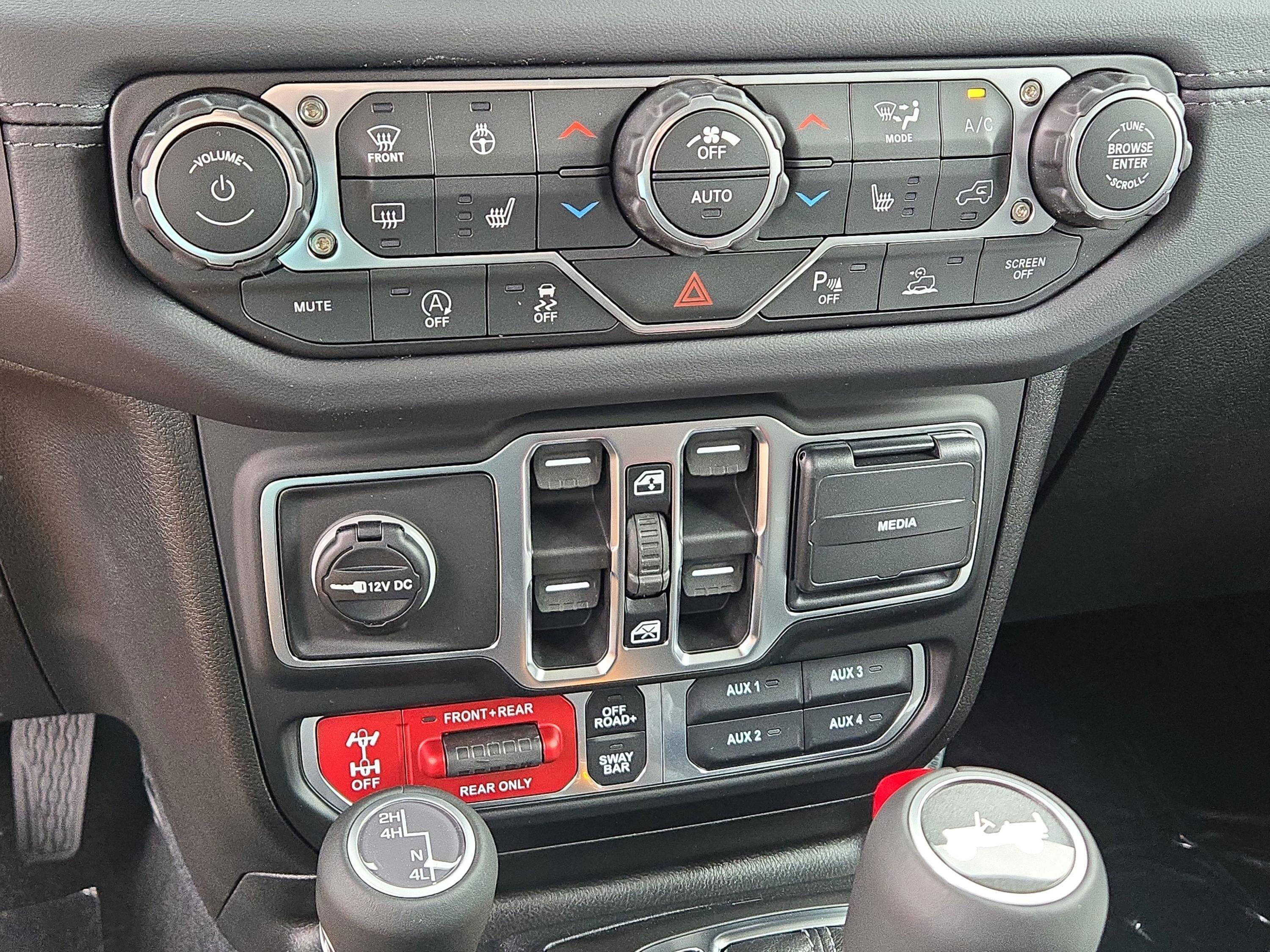 New 2026 Jeep Wrangler Unlimited Rubicon w/ Safety Group image 29