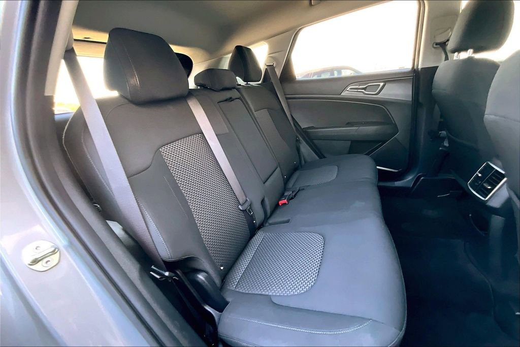 Used 2023 Kia Sportage LX image 37