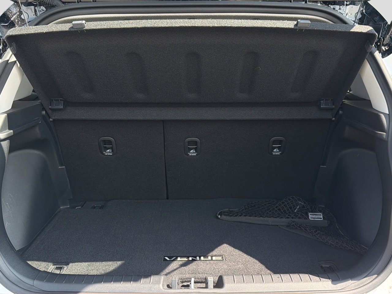 Certified 2024 Hyundai Venue Limited FWD image 27