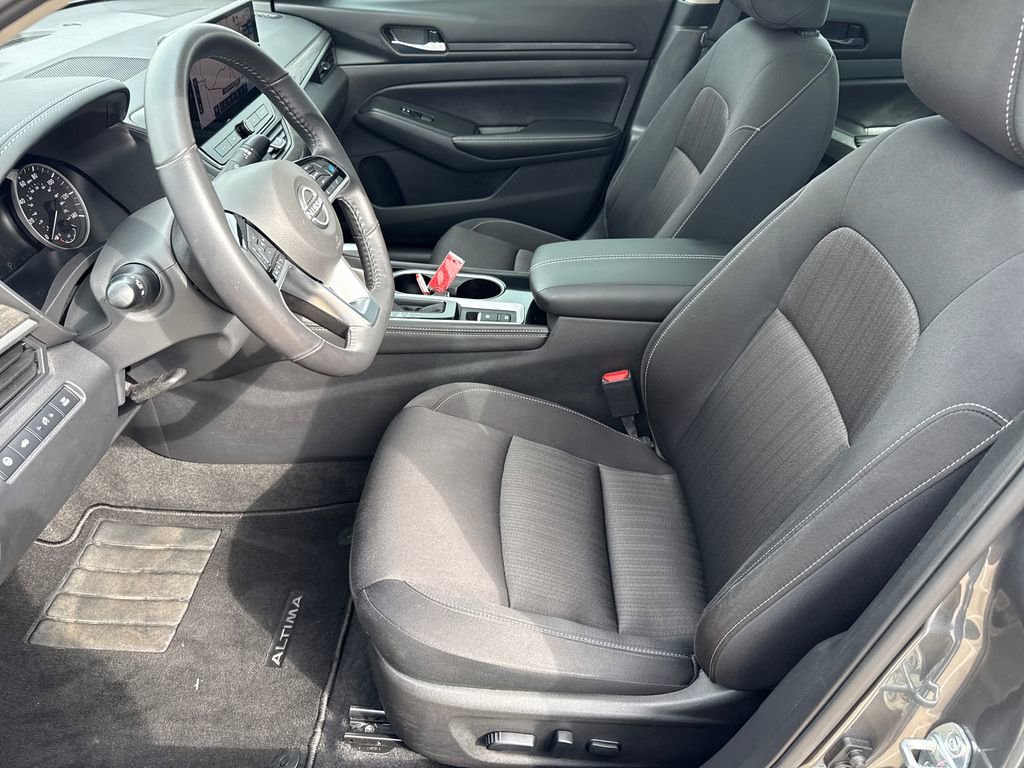 Used 2024 Nissan Altima 2.5 SV w/ SV Premium Package image 18