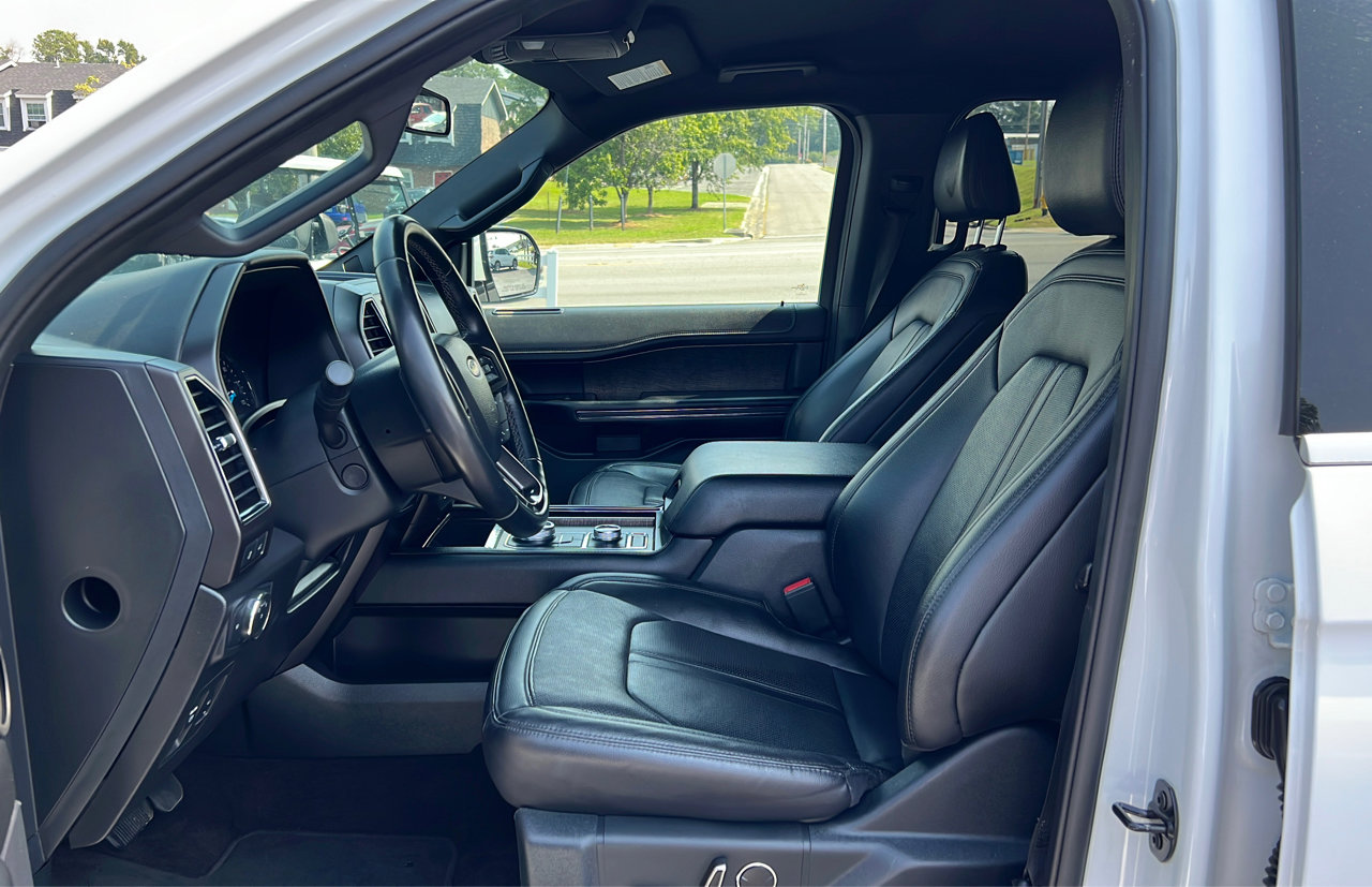 Used 2021 Ford Expedition Max Limited image 13