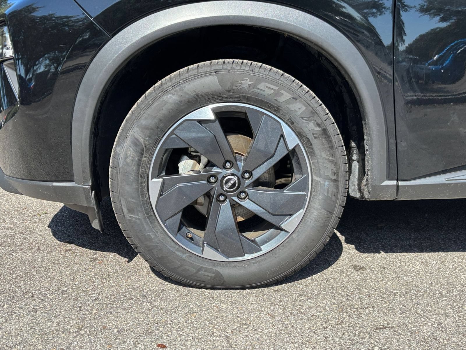 Used 2025 Nissan Rogue SV AWD/4WD image 30
