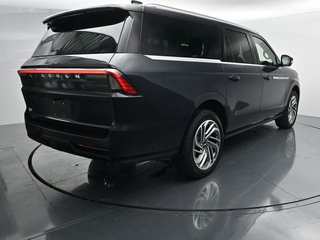 Used 2025 Lincoln Navigator L Reserve AWD/4WD image 9