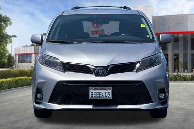 Used 2018 Toyota Sienna SE w/ SE Preferred Package FWD image 10