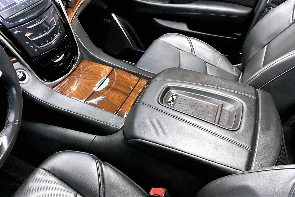 Used 2016 Cadillac Escalade Luxury image 18
