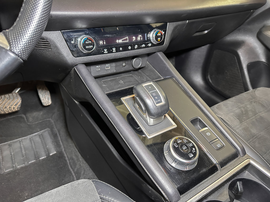 Used 2024 Mitsubishi Outlander AWD image 44