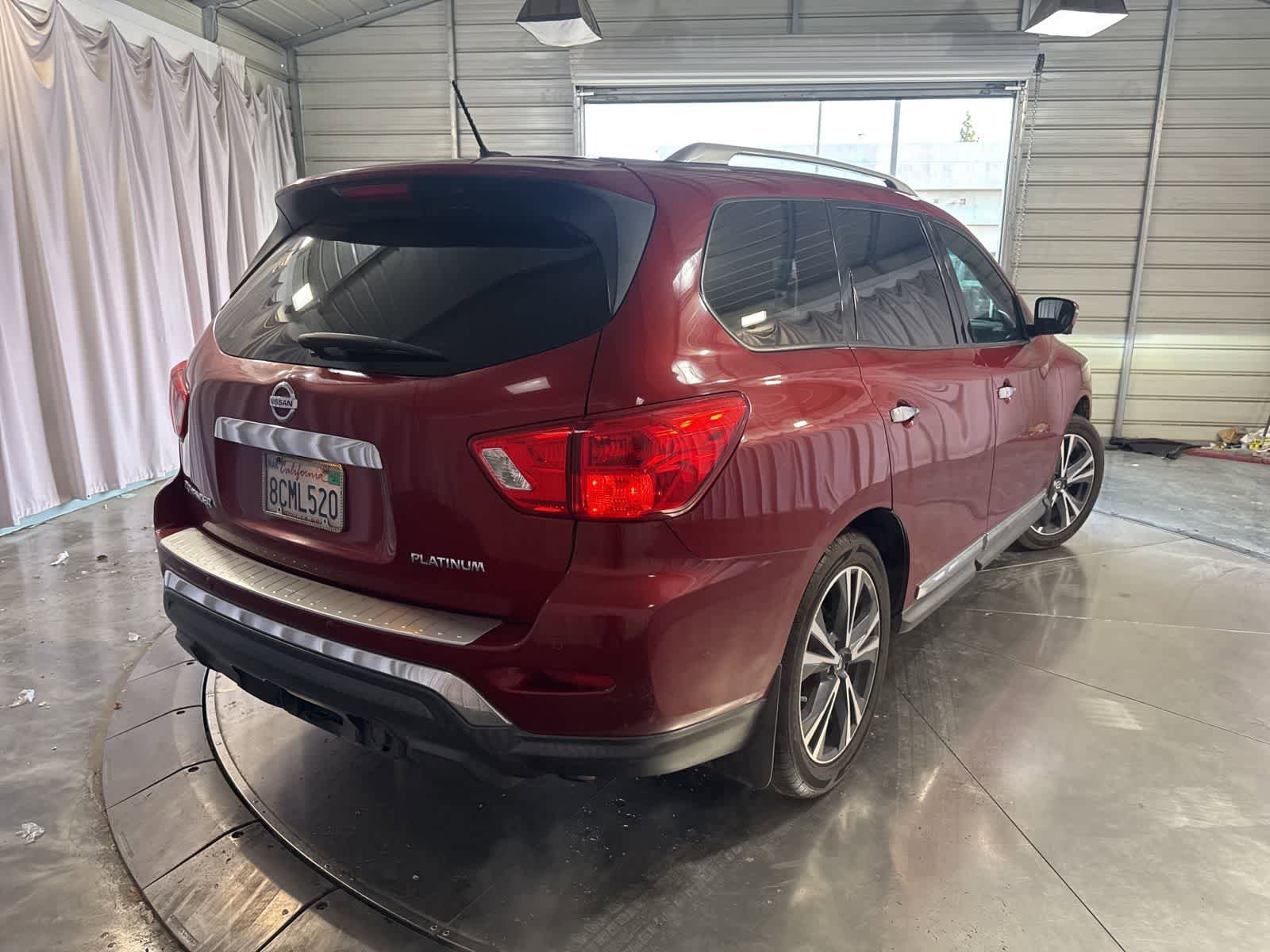 Used 2018 Nissan Pathfinder Platinum FWD image 5