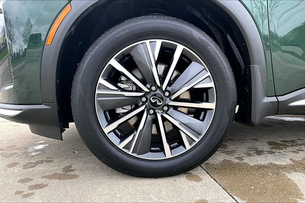 Certified 2026 INFINITI QX60 Luxe w/ Cargo Package AWD/4WD image 10