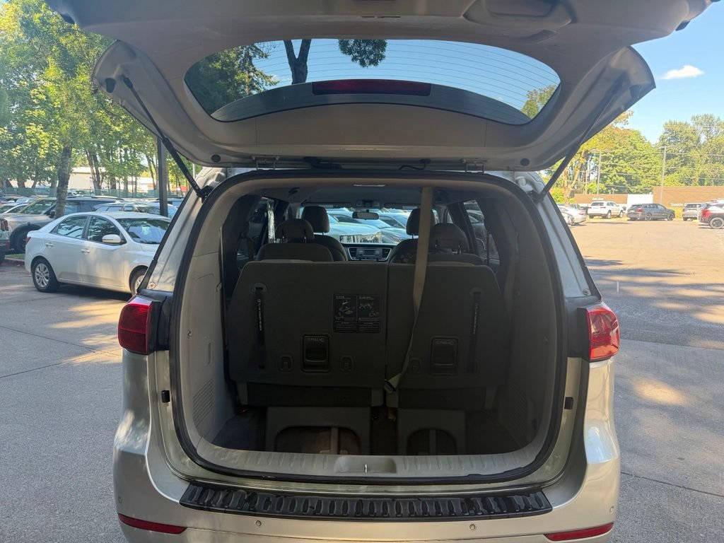 Used 2016 Kia Sedona LX w/ LX Convenience Package FWD image 12