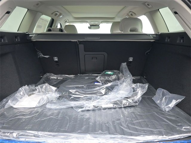 New 2026 Volvo V60 B5 Cross Country Plus w/ Protection Package Premier image 31