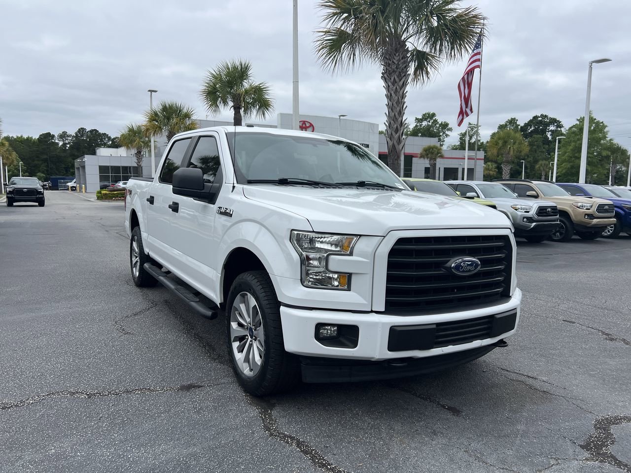 Used 2017 Ford F150 XL w/ Equipment Group 101A Mid AWD/4WD image 2