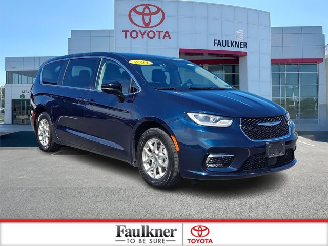 Used 2024 Chrysler Pacifica Touring-L