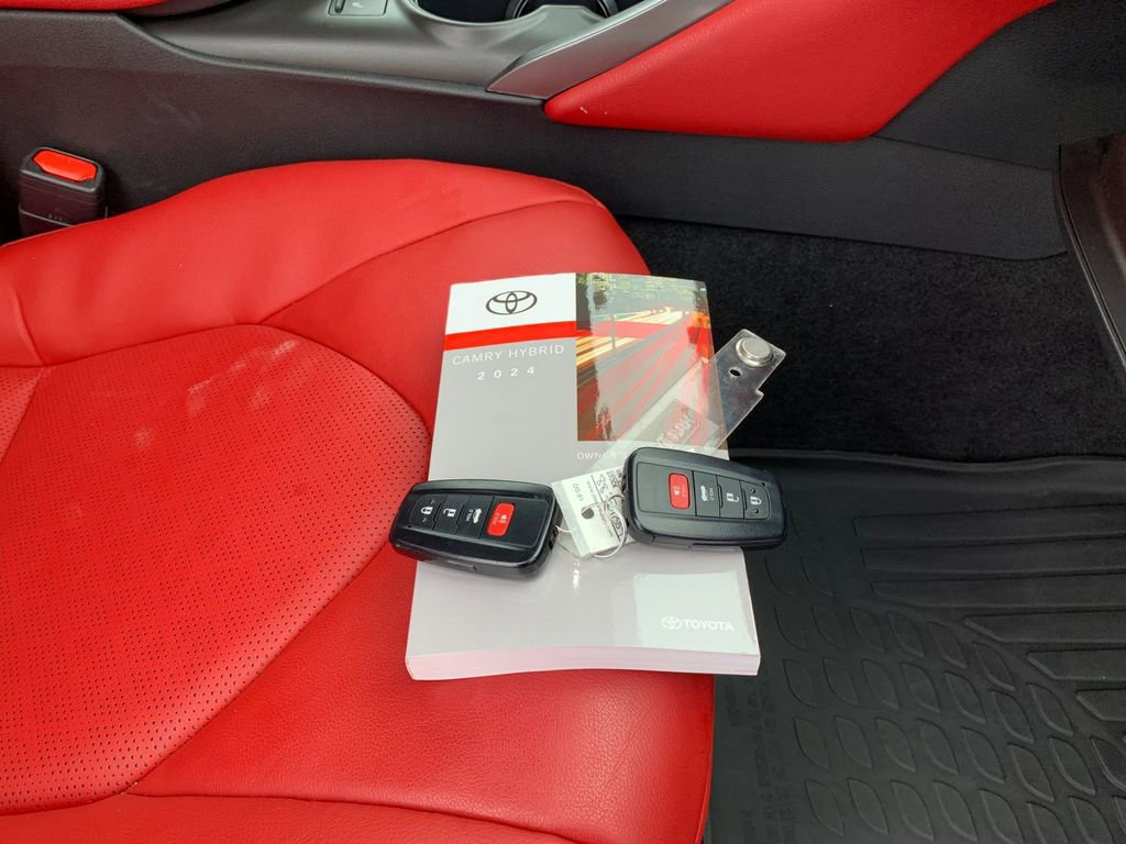 Used 2024 Toyota Camry XSE image 9