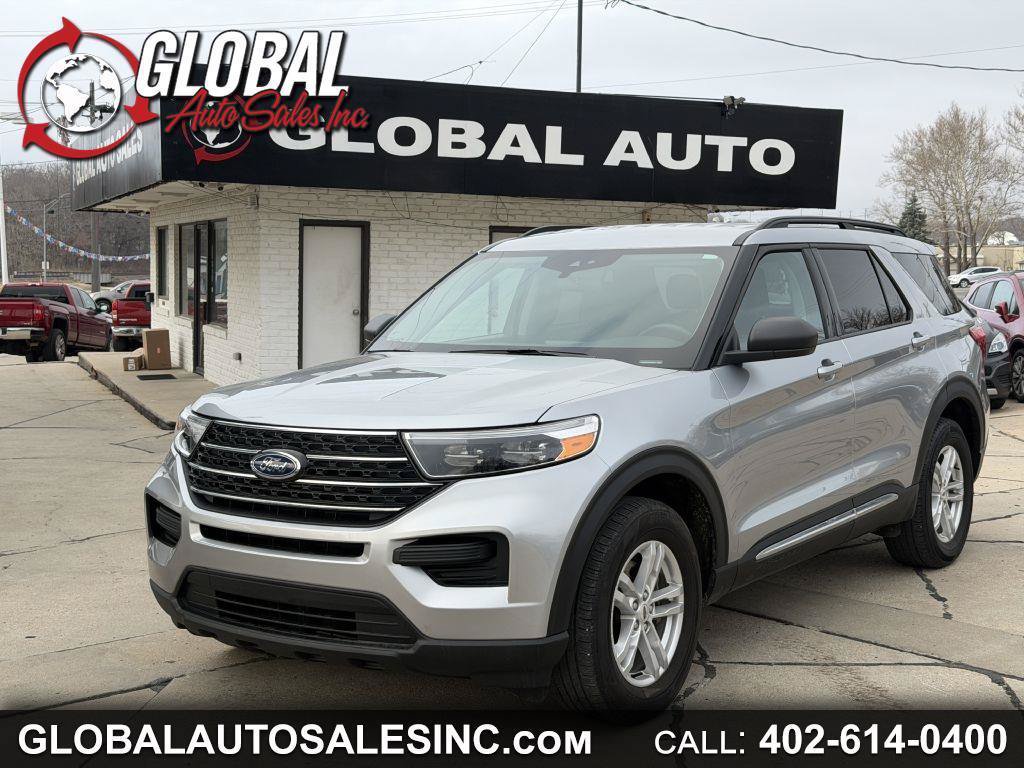 Used 2023 Ford Explorer XLT AWD/4WD image 1