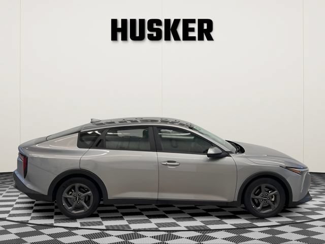 Used 2025 Kia K4 FWD image 2